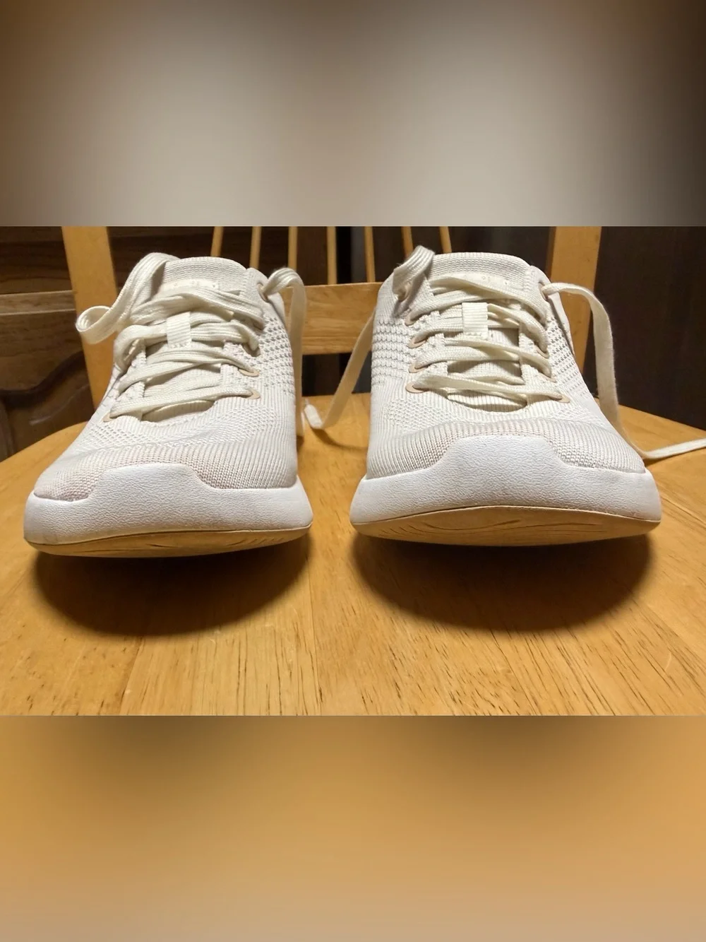 Kizik white crème hands free slip on sneakers shoes size 6.5 wide